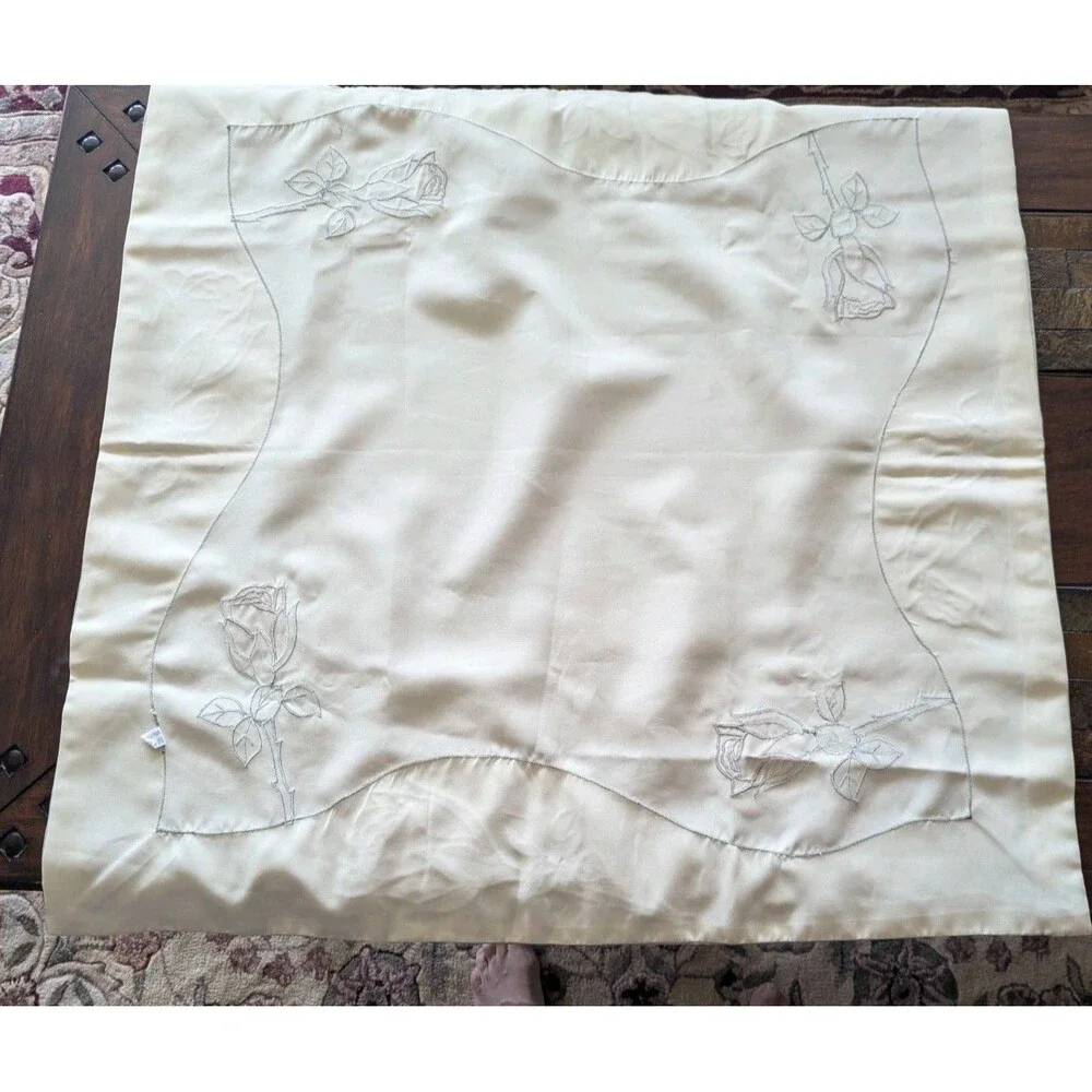 33” Square Table Cloth Linen Rose Еmbroidered Polyester